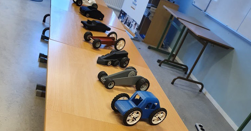 Bild på bilar som deltog i tävlingen