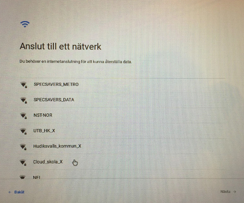 Datorskärmen vilka nätverk du kan ansluta till.